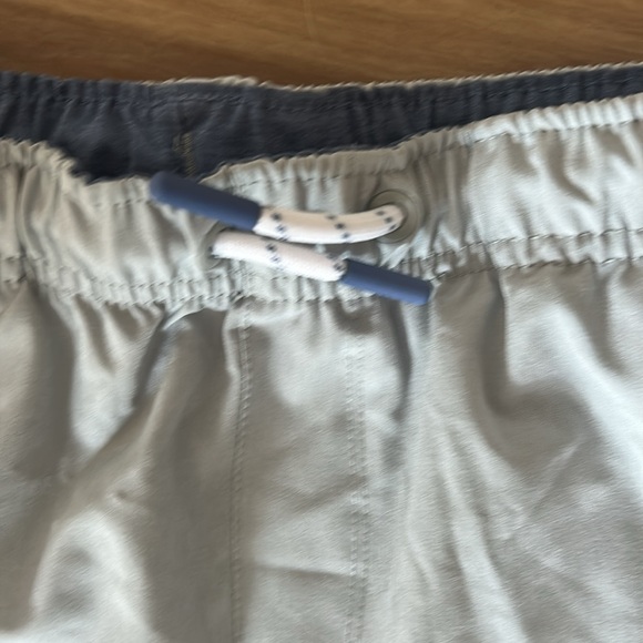 Tommy Bahama Light Gray Active Shorts/swim trunks -boys size XL 14 EUC - Picture 2 of 5